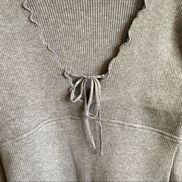 NWT Lush Tie Front V-Neck Ribbed Top - Picture 10 of 10